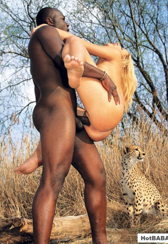 Голая Africa в порно (47 фото)