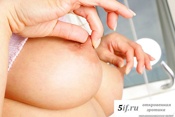 Хорошенькая малышка с потрясающей фигурой