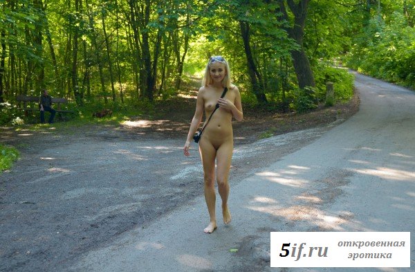 Откровенная прогулка изумительной крошки Откровенная прогулка изумительной крошки