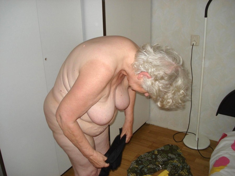 Старухи без Нижнего белья