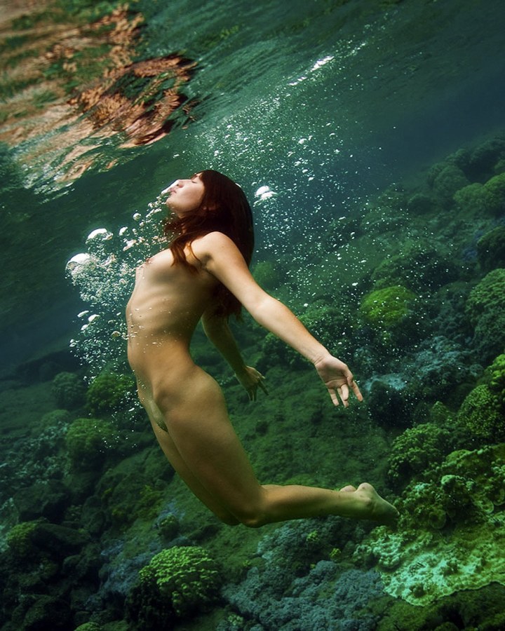 Эротическая фотосессия на море